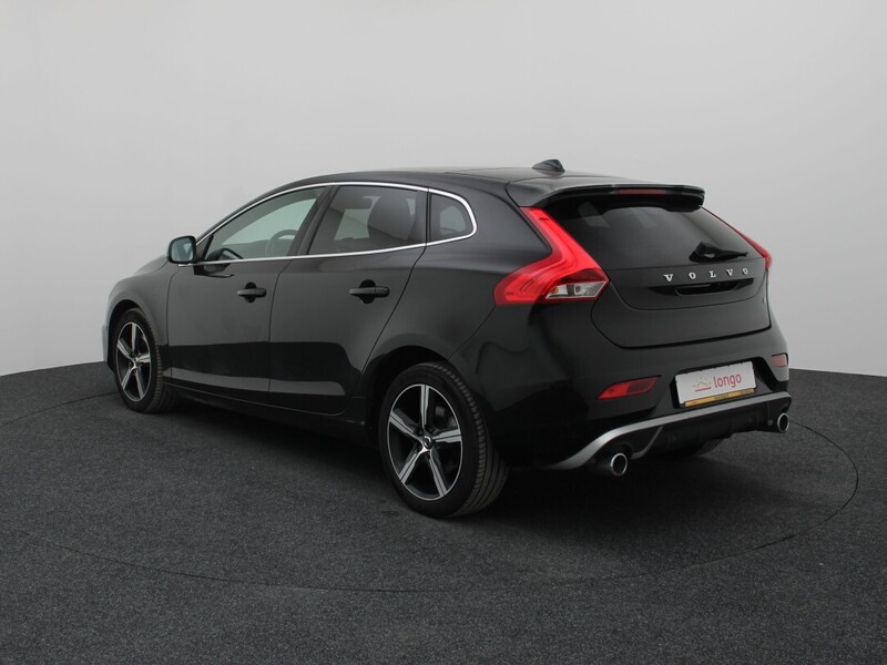 Фотография 7 - Volvo V40 2019 г Хэтчбек