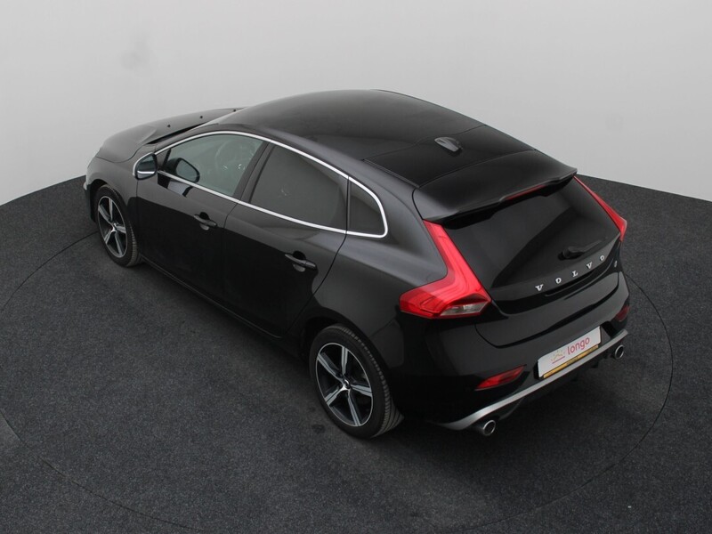 Фотография 12 - Volvo V40 2019 г Хэтчбек