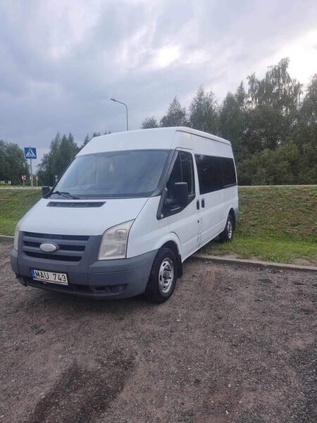 Photo 1 - Ford Transit 2010 y Minibus