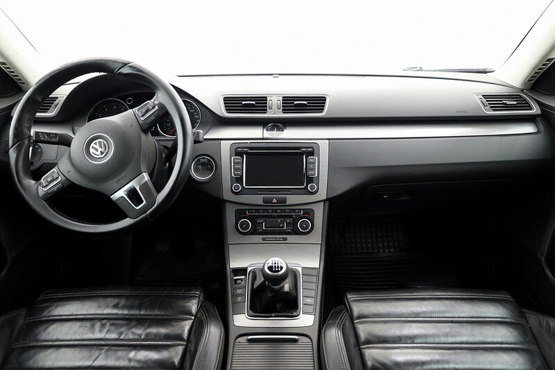 Photo 5 - Volkswagen Passat 2011 y Wagon