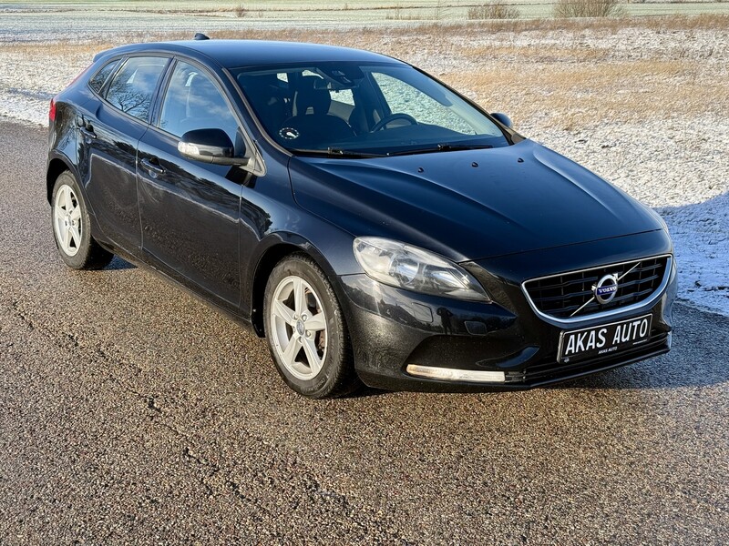 Фотография 2 - Volvo V40 2013 г Хэтчбек