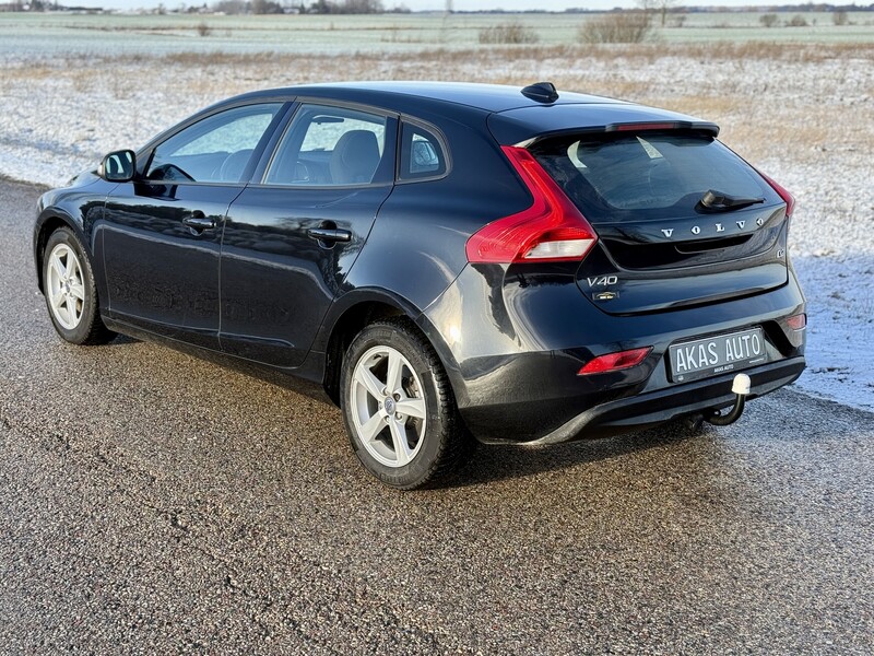 Фотография 3 - Volvo V40 2013 г Хэтчбек