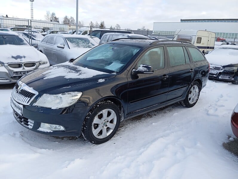 Фотография 3 - Skoda Octavia 2010 г Универсал