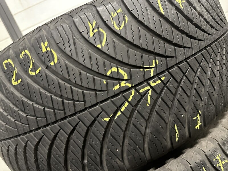 Photo 1 - Goodyear R17 winter tyres passanger car