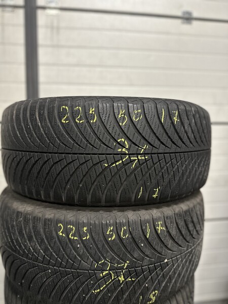 Photo 3 - Goodyear R17 winter tyres passanger car