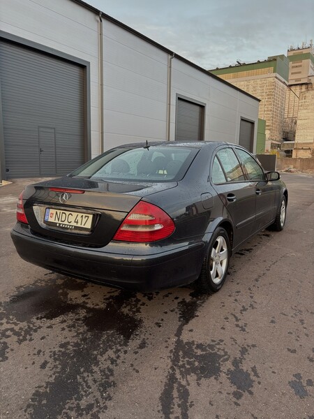 Photo 5 - Mercedes-Benz E 220 2004 y Sedan