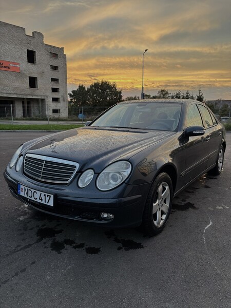 Photo 2 - Mercedes-Benz E 220 2004 y Sedan