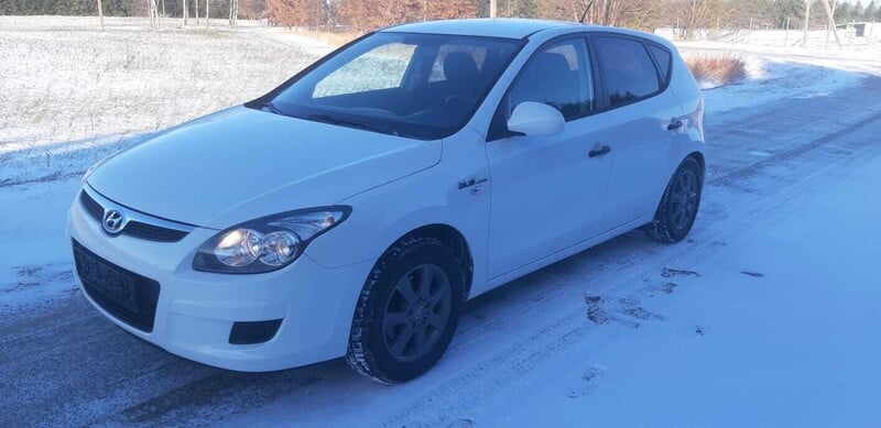 Фотография 1 - Hyundai i30 2010 г Хэтчбек