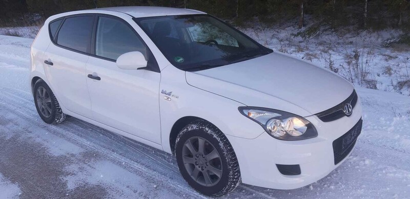 Фотография 3 - Hyundai i30 2010 г Хэтчбек