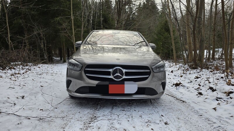 Photo 2 - Mercedes-Benz B 180 2020 y Hatchback