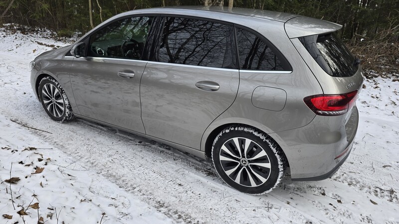 Photo 7 - Mercedes-Benz B 180 2020 y Hatchback