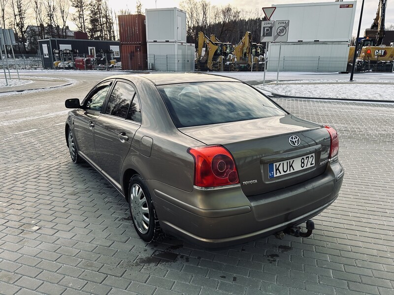 Фотография 5 - Toyota Avensis 2004 г Седан