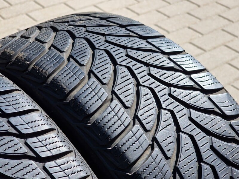 Photo 5 - Bridgestone BLIZZAK LM-32, 2022m R16 winter tyres passanger car