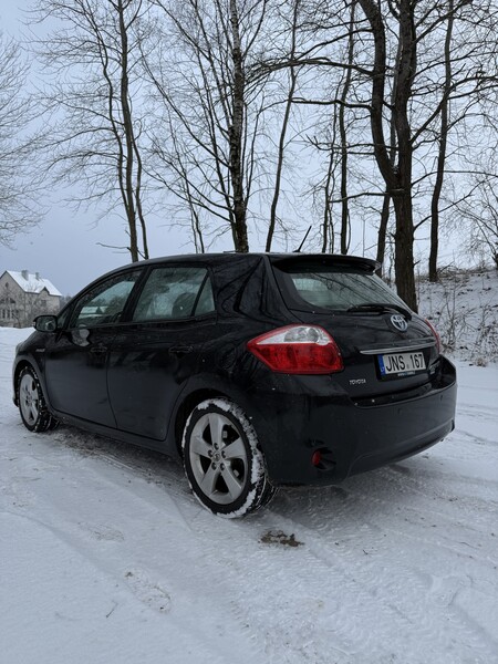 Фотография 5 - Toyota Auris 2011 г Хэтчбек