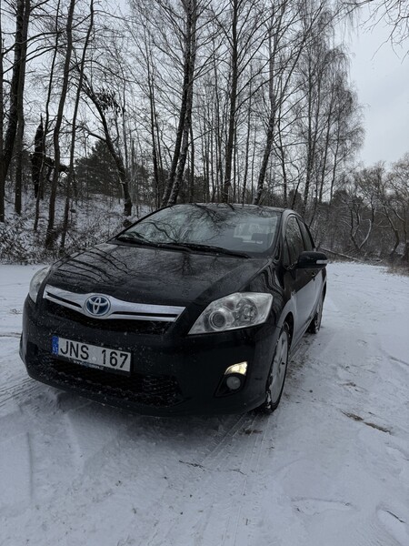 Фотография 6 - Toyota Auris 2011 г Хэтчбек