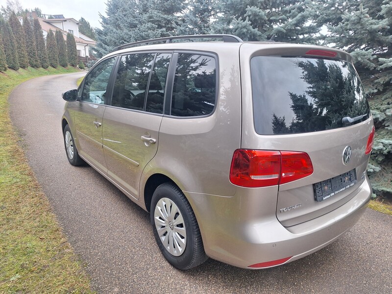 Фотография 5 - Volkswagen Touran 2011 г Минивэн