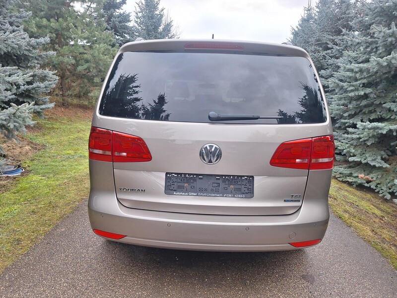 Фотография 6 - Volkswagen Touran 2011 г Минивэн