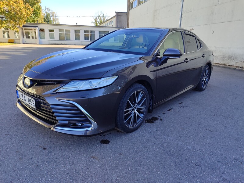 Photo 2 - Toyota Camry 2021 y Sedan