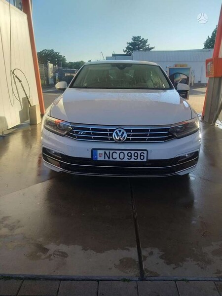 Фотография 6 - Volkswagen Passat 2017 г Седан