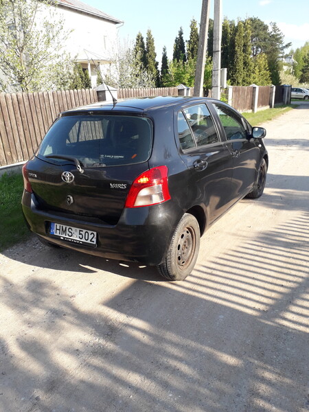 Photo 2 - Toyota Yaris 2008 y Hatchback