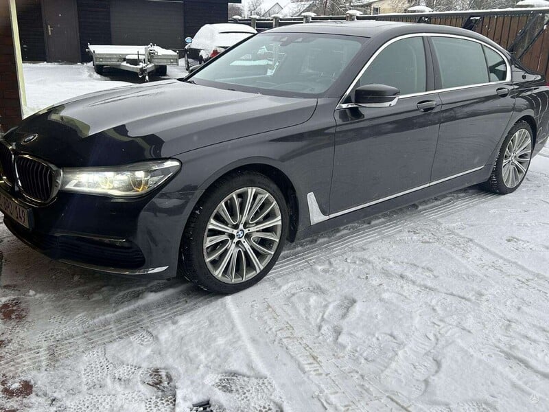 Photo 1 - Bmw 750 2016 y Sedan