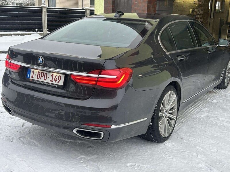 Photo 2 - Bmw 750 2016 y Sedan