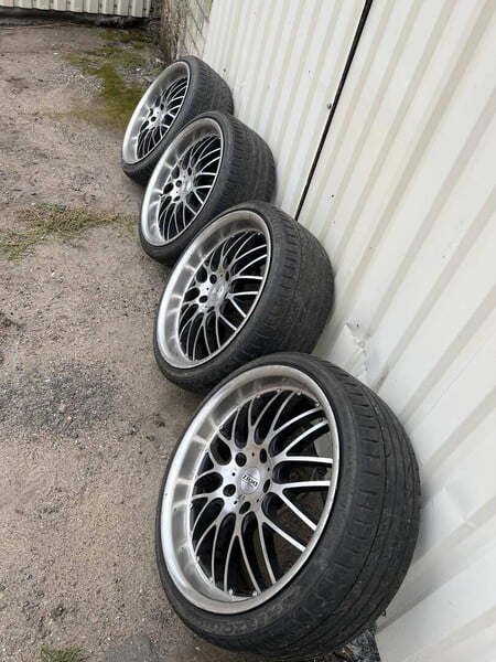 Photo 1 - Dotz light alloy R19 rims