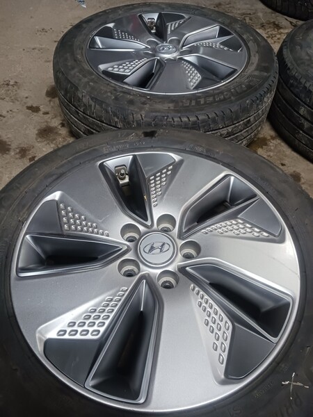 Photo 16 - Hyundai light alloy R17 rims