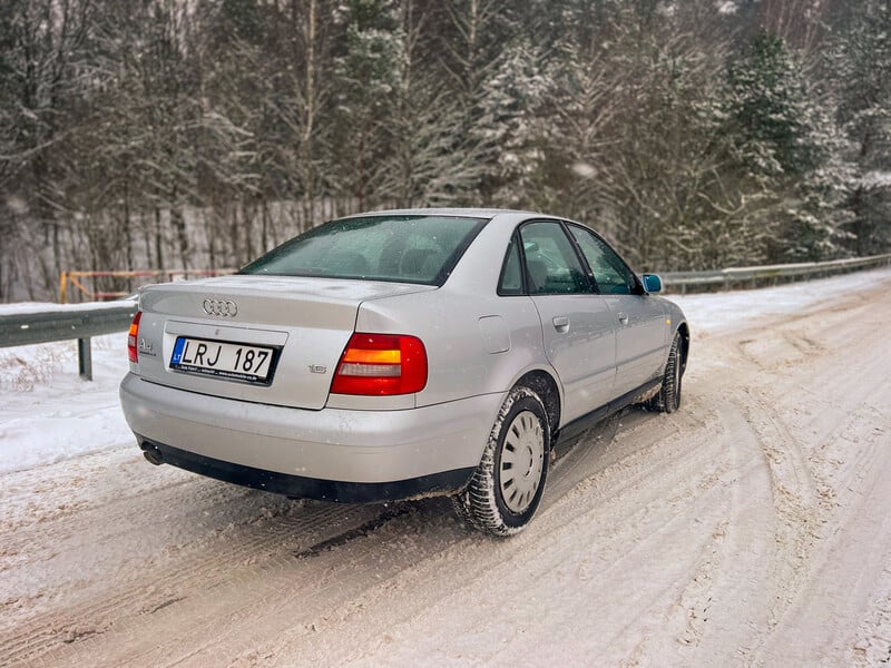 Nuotrauka 8 - Audi A4 1999 m Sedanas