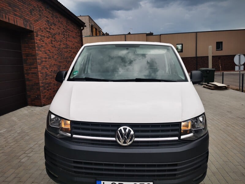 Фотография 1 - Volkswagen Transporter 2016 г Грузовой микроавтобус