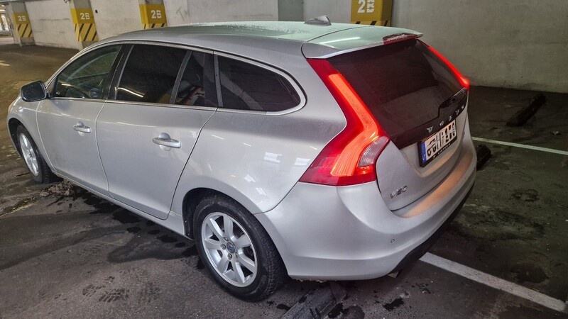 Фотография 6 - Volvo V60 2011 г Универсал