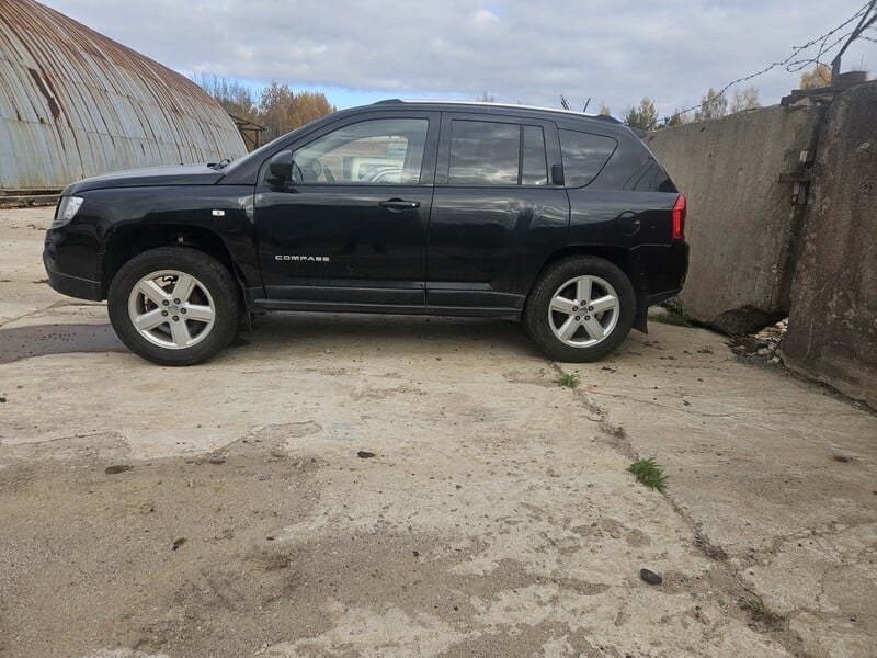 Photo 3 - Jeep Compass 2011 y Off-road / Crossover