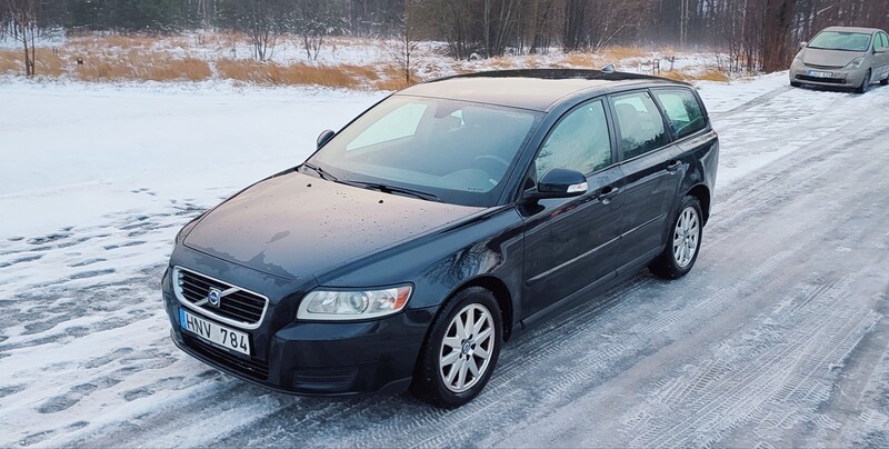 Фотография 2 - Volvo V50 2010 г Универсал