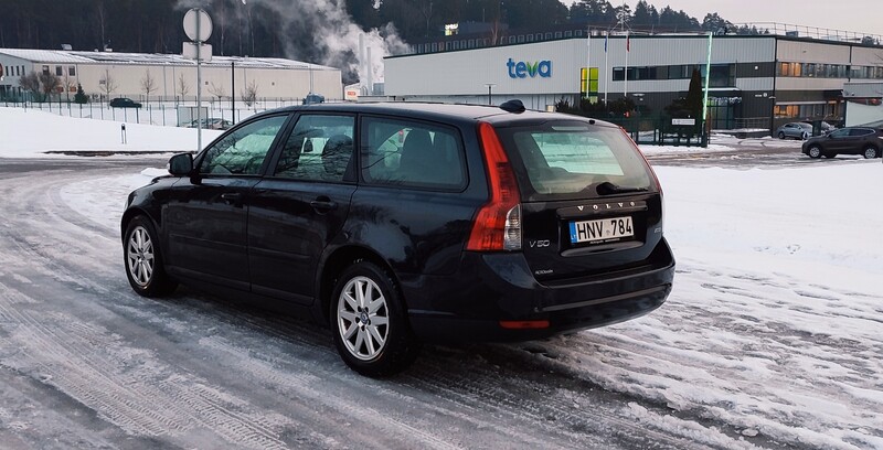 Фотография 4 - Volvo V50 2010 г Универсал