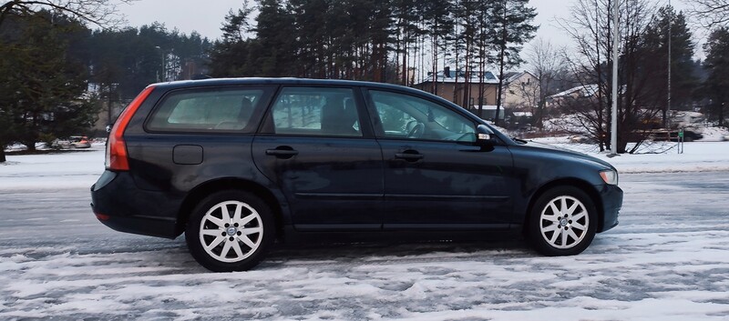 Фотография 6 - Volvo V50 2010 г Универсал