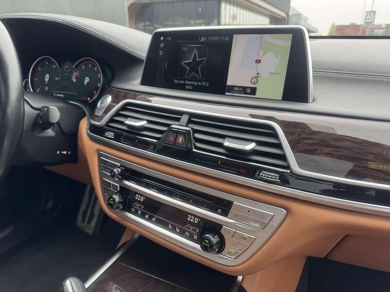 Nuotrauka 22 - Bmw 740 2018 m Sedanas