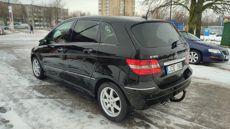 Photo 1 - Mercedes-Benz B 180 2006 y Van