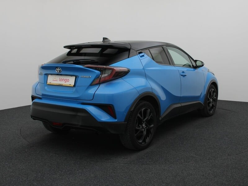 Фотография 8 - Toyota C-HR 2019 г Внедорожник / Кроссовер