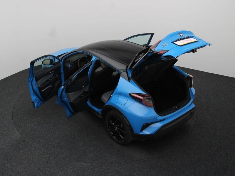 Фотография 13 - Toyota C-HR 2019 г Внедорожник / Кроссовер