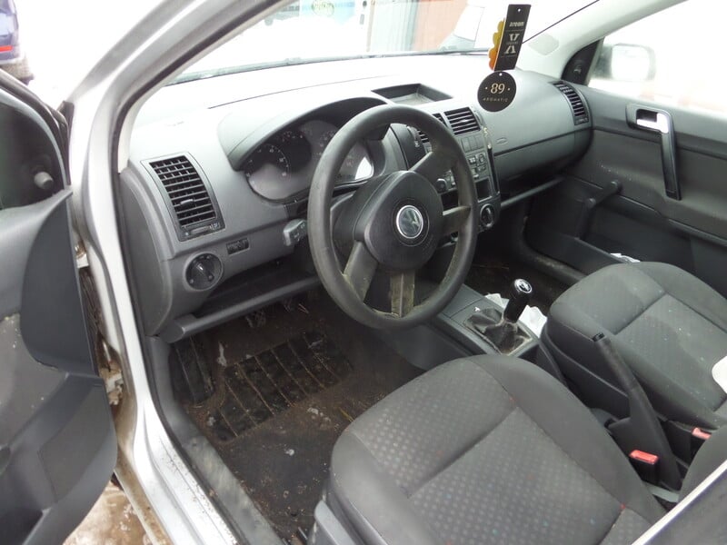 Photo 3 - Volkswagen Polo 2003 y parts