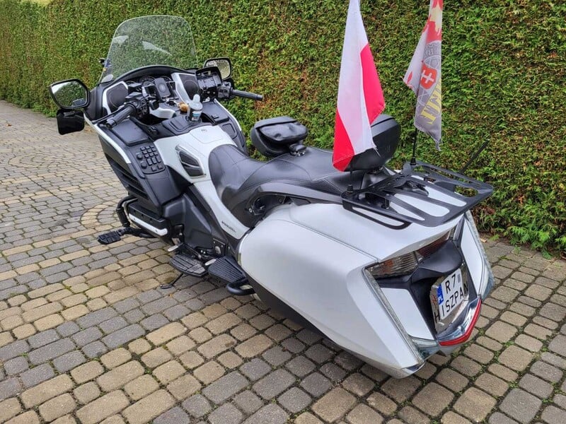 Фотография 6 - Honda Goldwing 2015 г Чопер / Cruiser / Custom мотоцикл