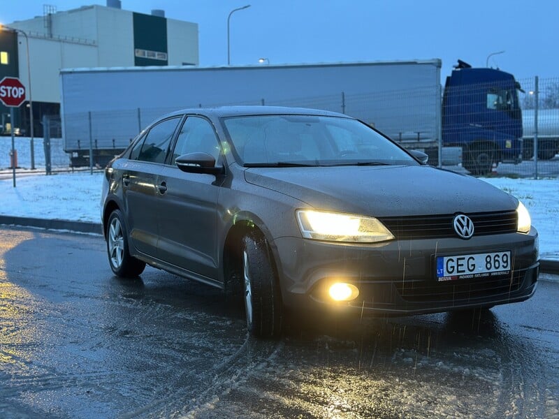 Photo 2 - Volkswagen Jetta 2012 y Sedan