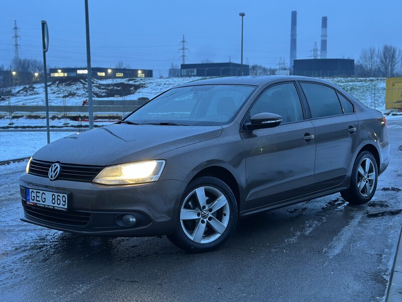 Photo 4 - Volkswagen Jetta 2012 y Sedan