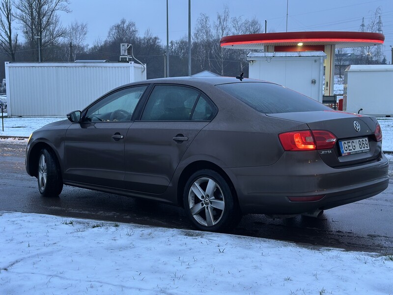 Photo 5 - Volkswagen Jetta 2012 y Sedan