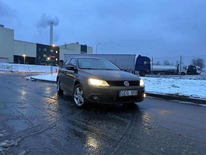 Photo 8 - Volkswagen Jetta 2012 y Sedan