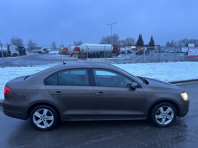 Photo 9 - Volkswagen Jetta 2012 y Sedan