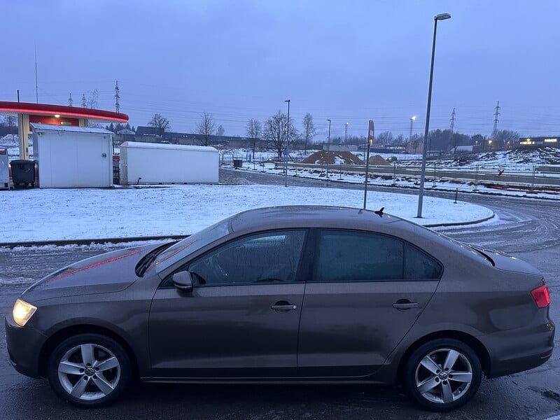 Photo 10 - Volkswagen Jetta 2012 y Sedan