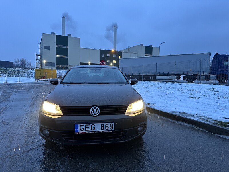 Photo 12 - Volkswagen Jetta 2012 y Sedan