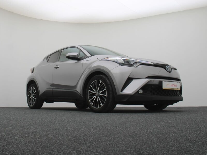 Фотография 11 - Toyota C-HR 2018 г Внедорожник / Кроссовер