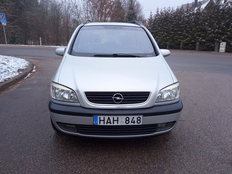 Photo 2 - Opel Zafira 2002 y Van